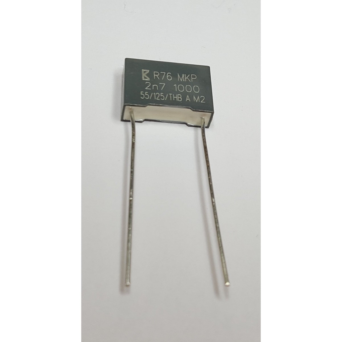 film capacitor 2700 pF 10% 1000 volts metallized polyester