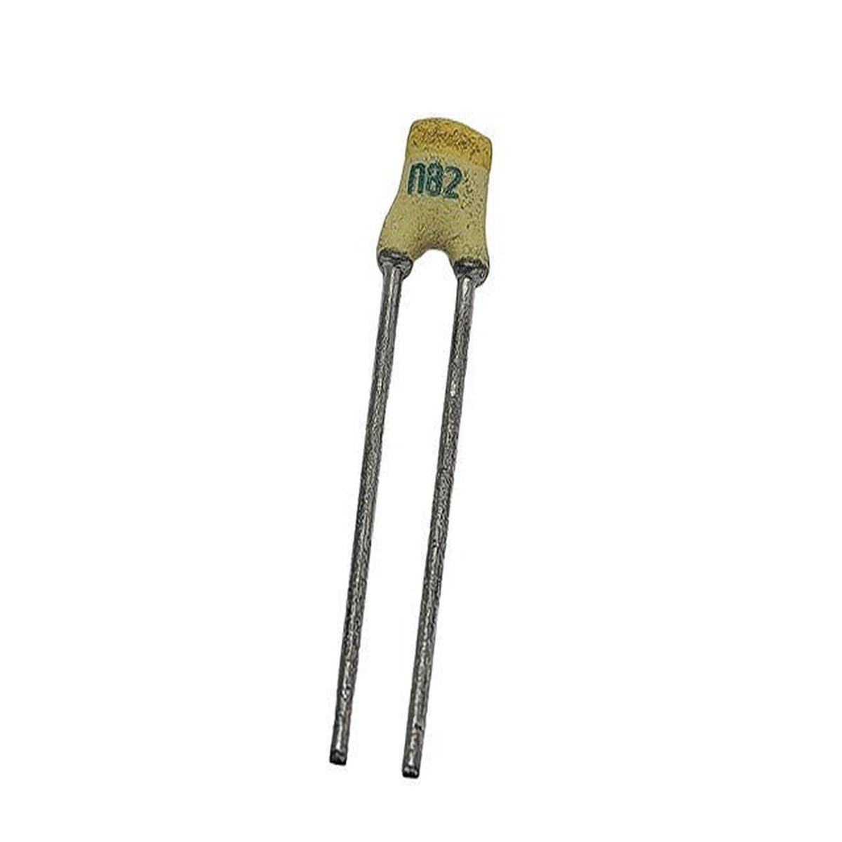 820PF 100V2,5MM